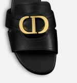 30 Montaigne Slide - Image 6